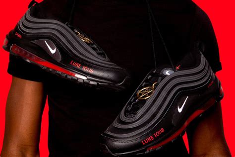 nike satanische schuhe|Nike satan shoes images.